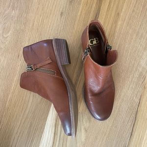 Gianni Bini brown leather booties